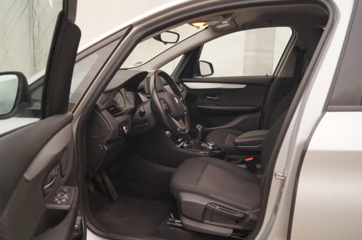 216i Executive Edition -NAVI-ECC-PDC-TREKHAAK-