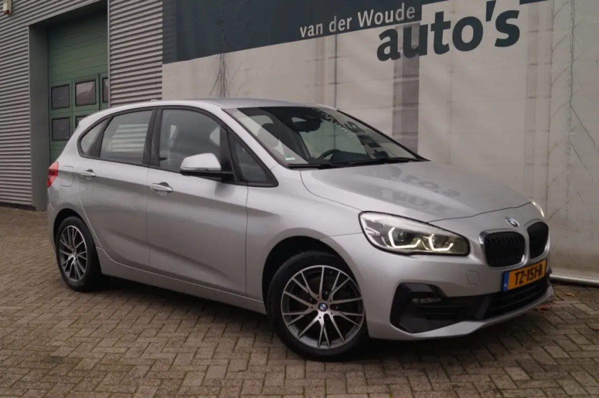 216i Executive Edition -NAVI-ECC-PDC-TREKHAAK-