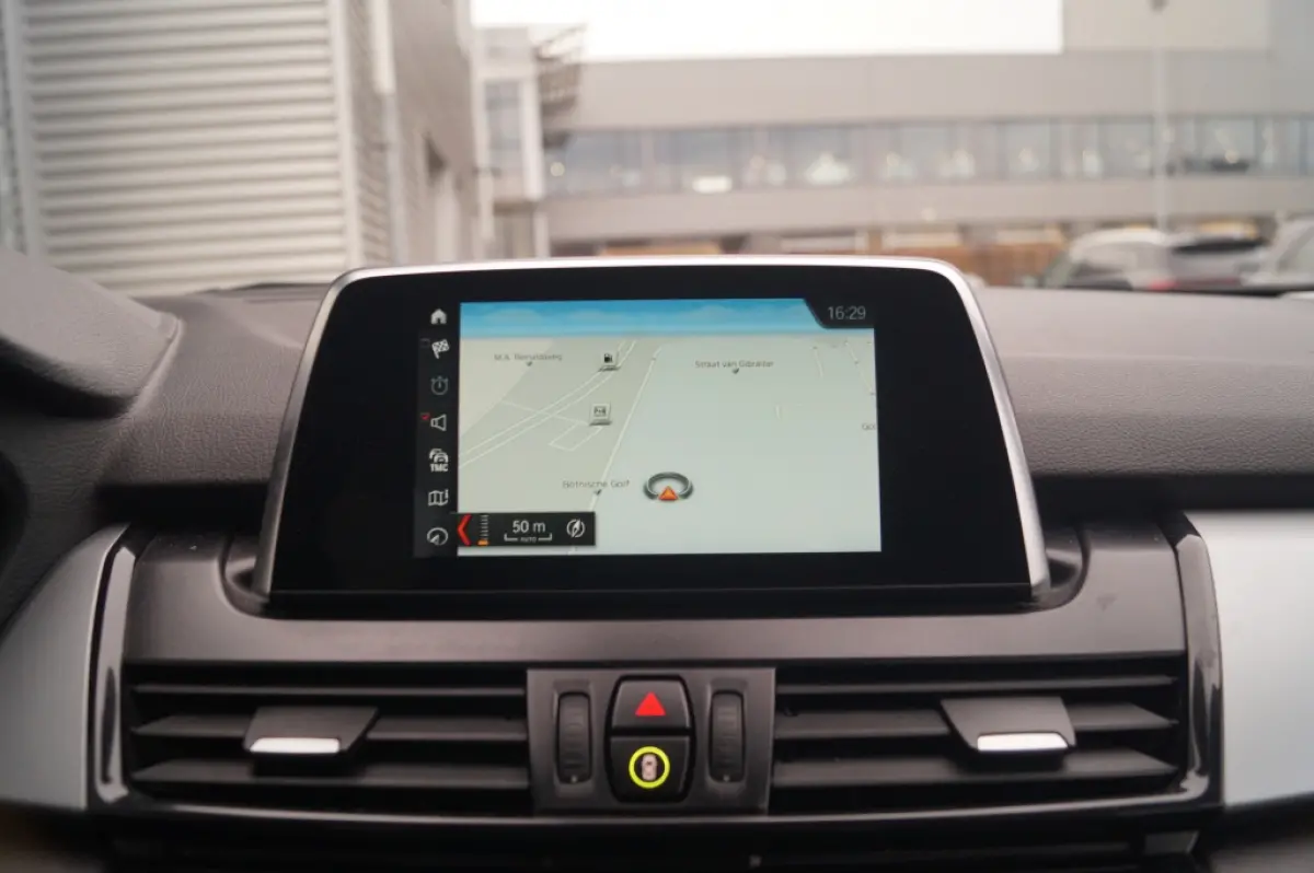 216i Executive Edition -NAVI-ECC-PDC-TREKHAAK-