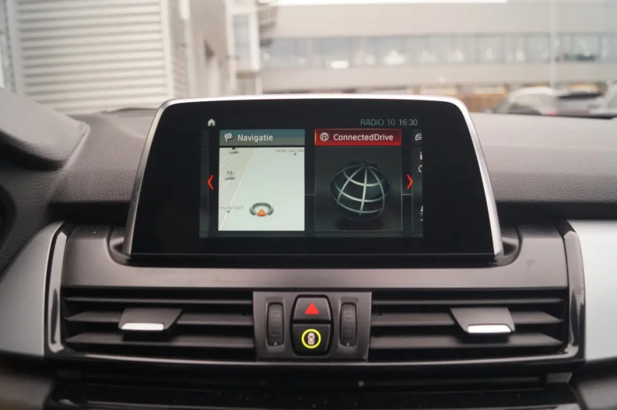 216i Executive Edition -NAVI-ECC-PDC-TREKHAAK-