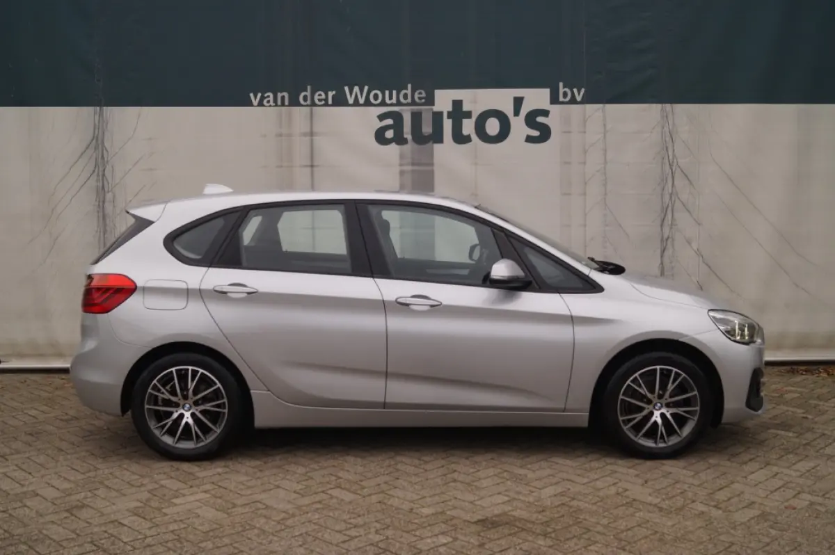 216i Executive Edition -NAVI-ECC-PDC-TREKHAAK-