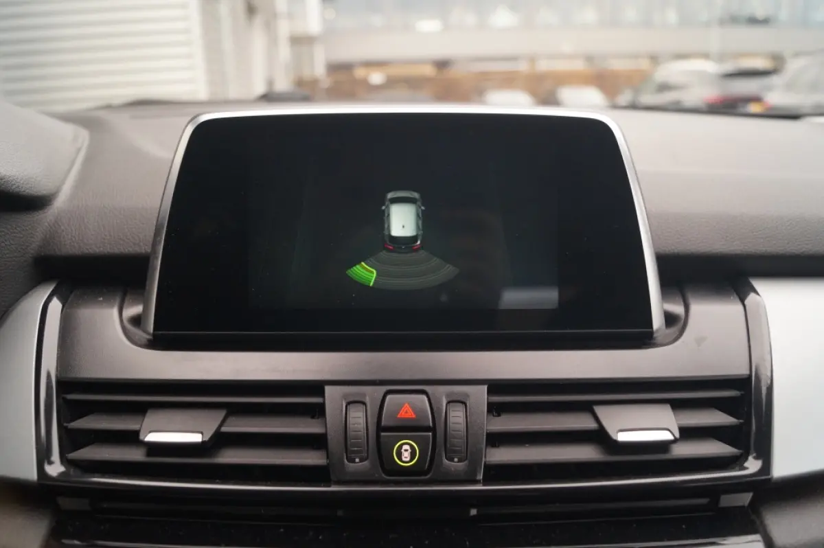 216i Executive Edition -NAVI-ECC-PDC-TREKHAAK-