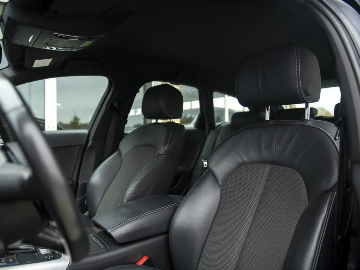 1.8TFSi S-Line Adrenalin Sport | Navi | El.achterklep | S-line Int./Ext. | 18" LMV |