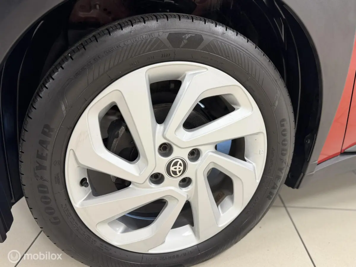 1.0 VVT-i MT Play Cabrio | Line Assist| Climate & Cruise Control | NAV.