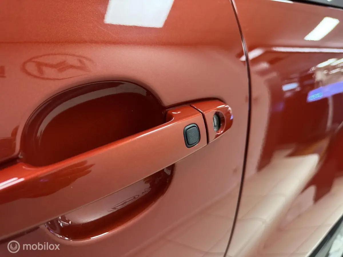 1.0 VVT-i MT Play Cabrio | Line Assist| Climate & Cruise Control | NAV.