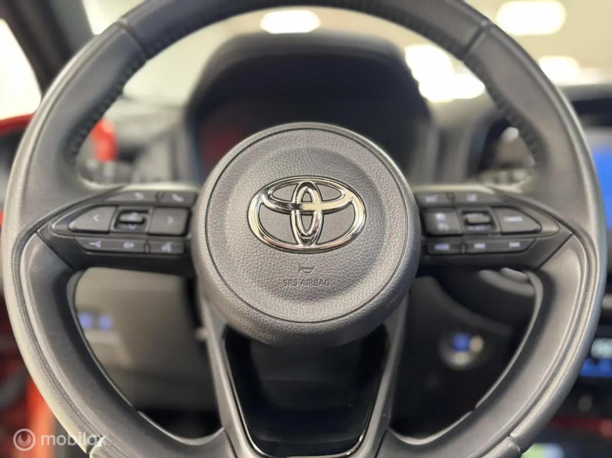 1.0 VVT-i MT Play Cabrio | Line Assist| Climate & Cruise Control | NAV.