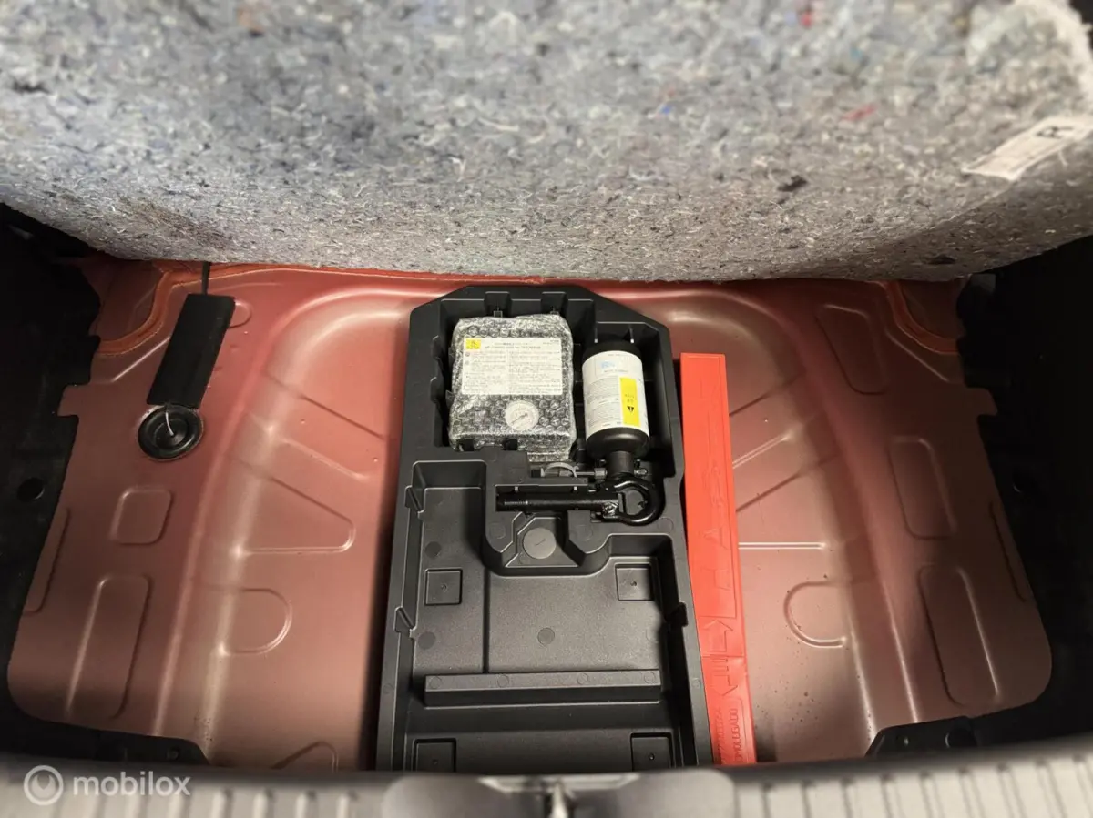 1.0 VVT-i MT Play Cabrio | Line Assist| Climate & Cruise Control | NAV.