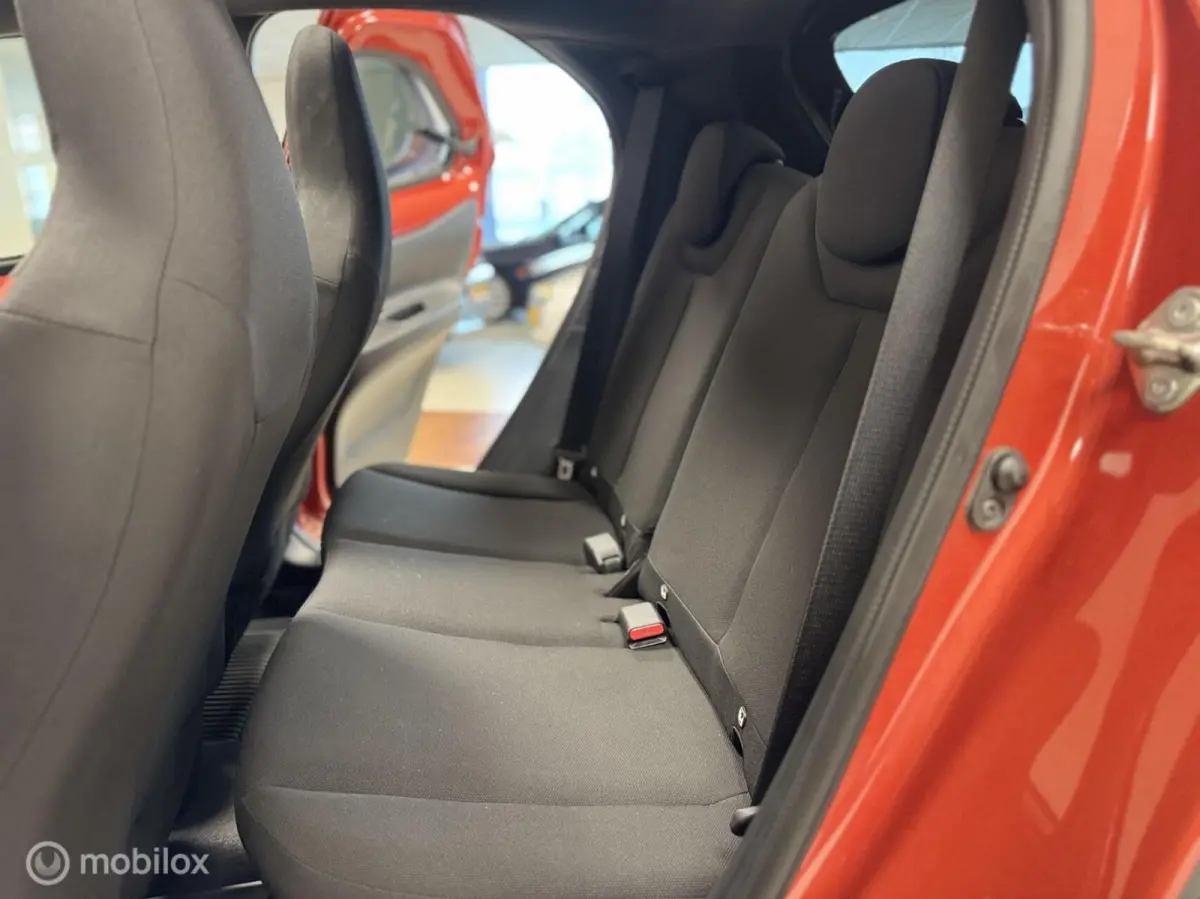 1.0 VVT-i MT Play Cabrio | Line Assist| Climate & Cruise Control | NAV.