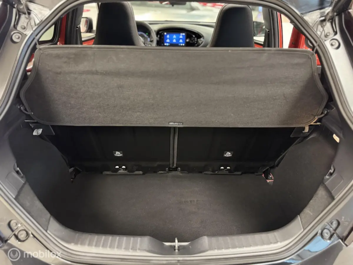 1.0 VVT-i MT Play Cabrio | Line Assist| Climate & Cruise Control | NAV.