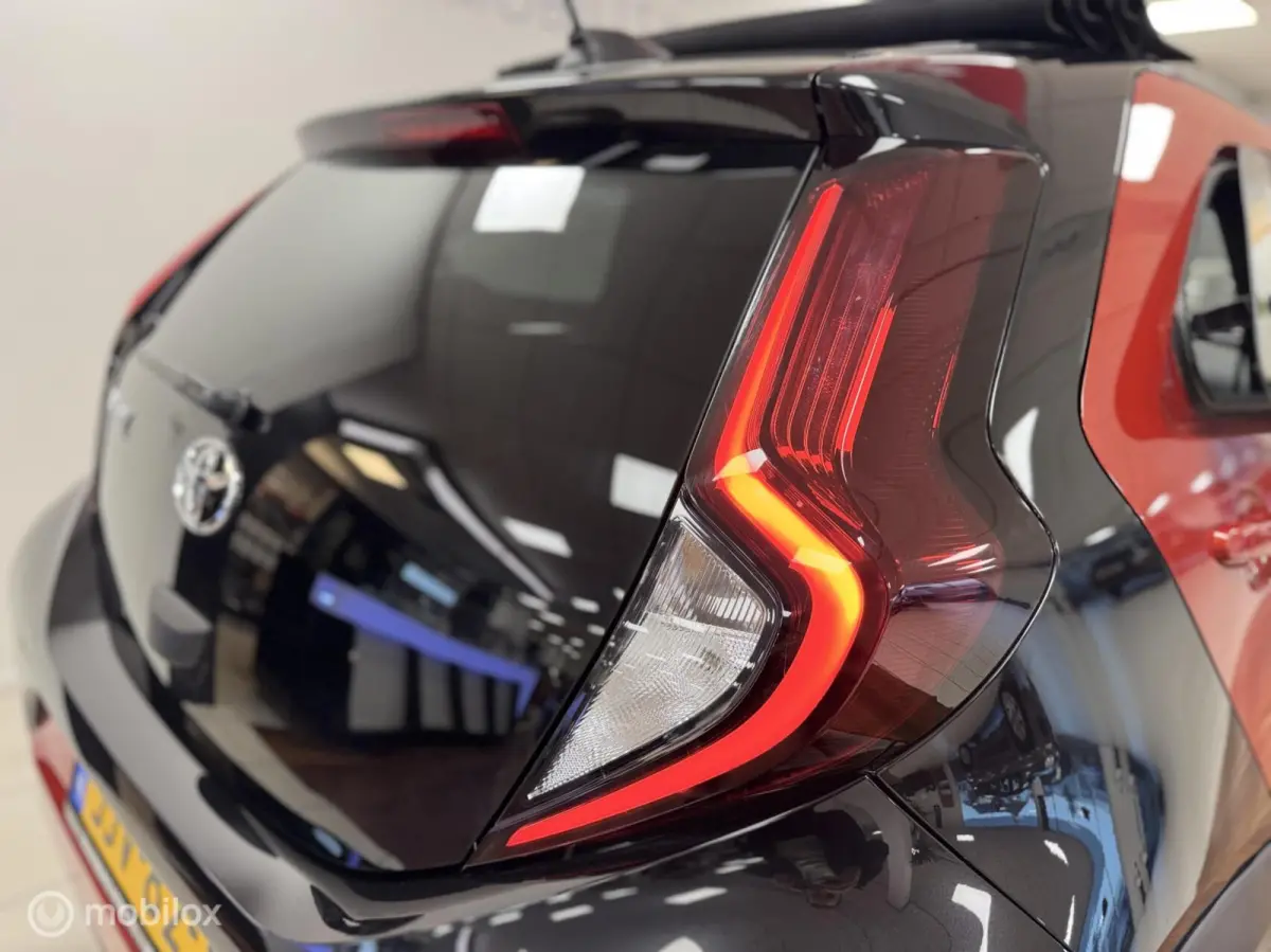 1.0 VVT-i MT Play Cabrio | Line Assist| Climate & Cruise Control | NAV.