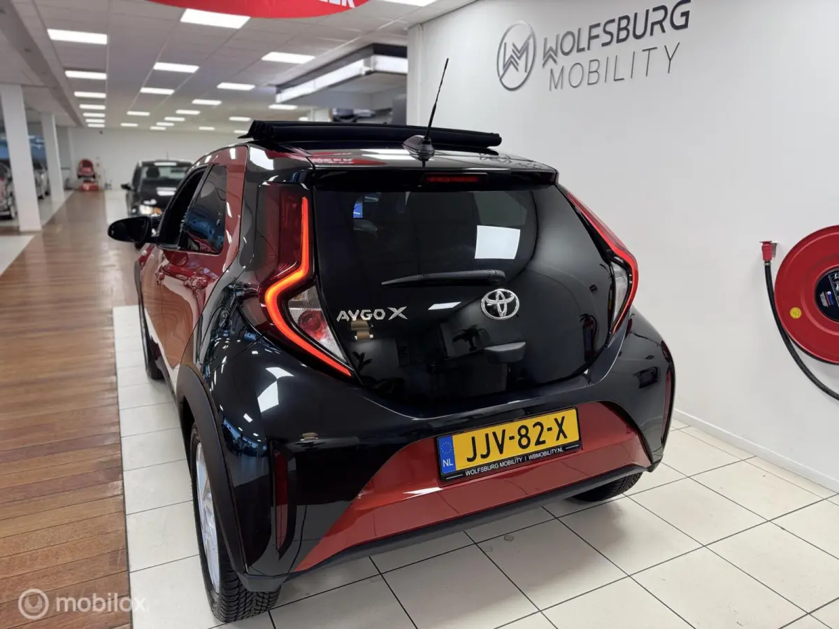1.0 VVT-i MT Play Cabrio | Line Assist| Climate & Cruise Control | NAV.