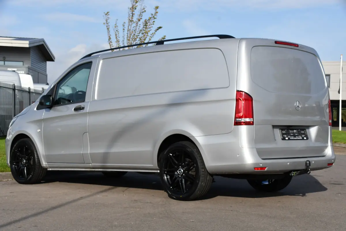 119 CDI L2 AMG Edition Adaptieve Cruise, Camera, Carplay, LED, Stoelverwarming, Leder, Trekhaak, Multimedia, Uniek!