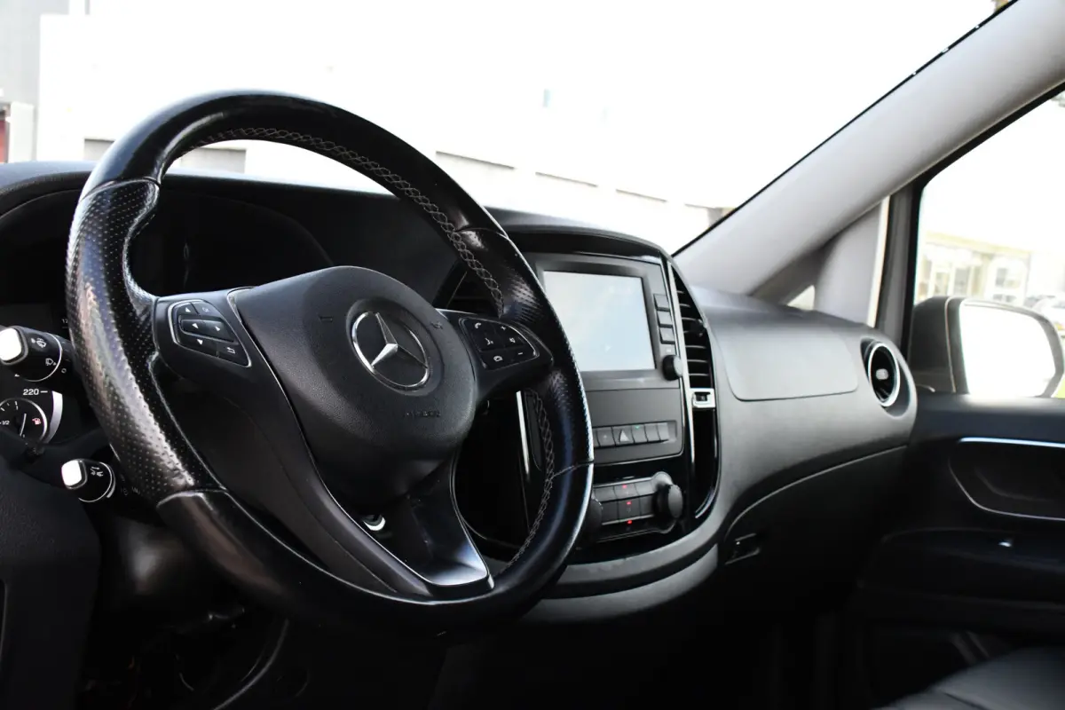 119 CDI L2 AMG Edition Adaptieve Cruise, Camera, Carplay, LED, Stoelverwarming, Leder, Trekhaak, Multimedia, Uniek!