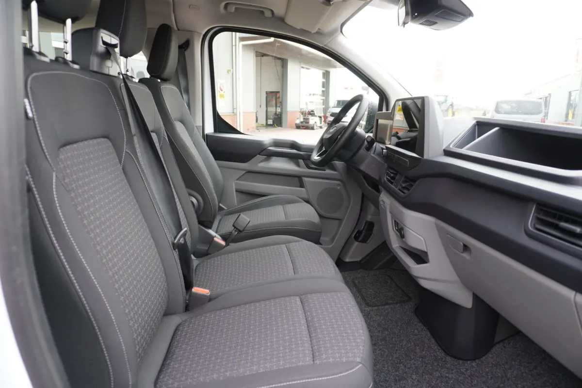 340L 2.5 PHEV 233PK L2H1 Trend 9 Persoons PHEV Automaat Nr. V141 | Hybride | Airco | Cruise | Apple CP| Side bars  DEMO