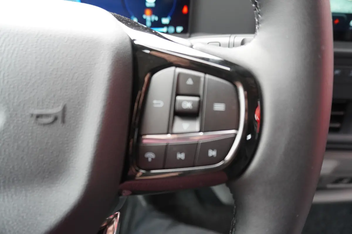 340L 2.5 PHEV 233PK L2H1 Trend 9 Persoons PHEV Automaat Nr. V141 | Hybride | Airco | Cruise | Apple CP| Side bars  DEMO