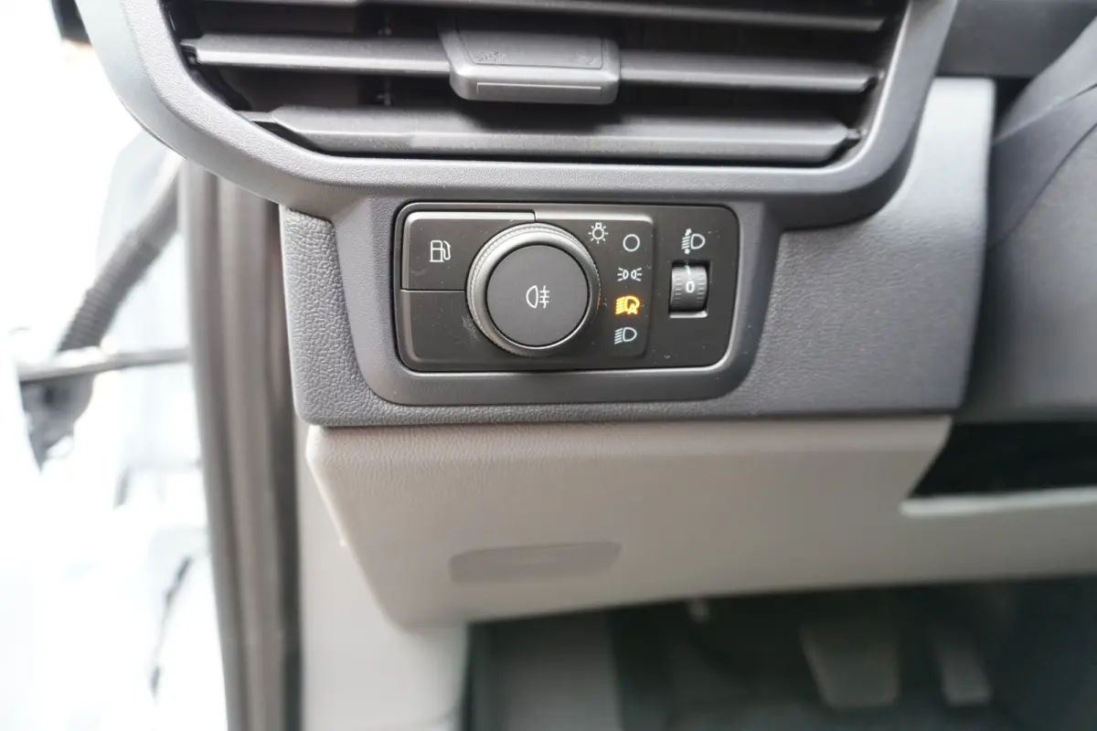 340L 2.5 PHEV 233PK L2H1 Trend 9 Persoons PHEV Automaat Nr. V141 | Hybride | Airco | Cruise | Apple CP| Side bars  DEMO