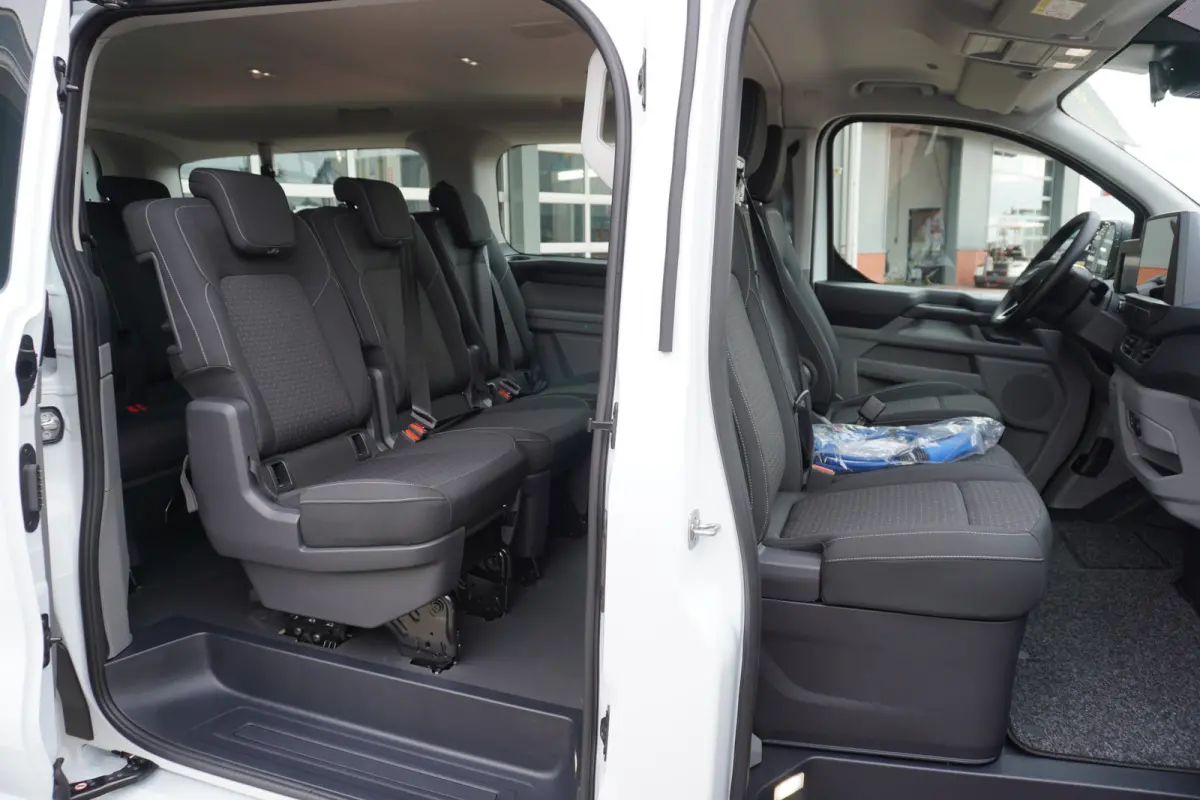 340L 2.5 PHEV 233PK L2H1 Trend 9 Persoons PHEV Automaat Nr. V141 | Hybride | Airco | Cruise | Apple CP| Side bars  DEMO
