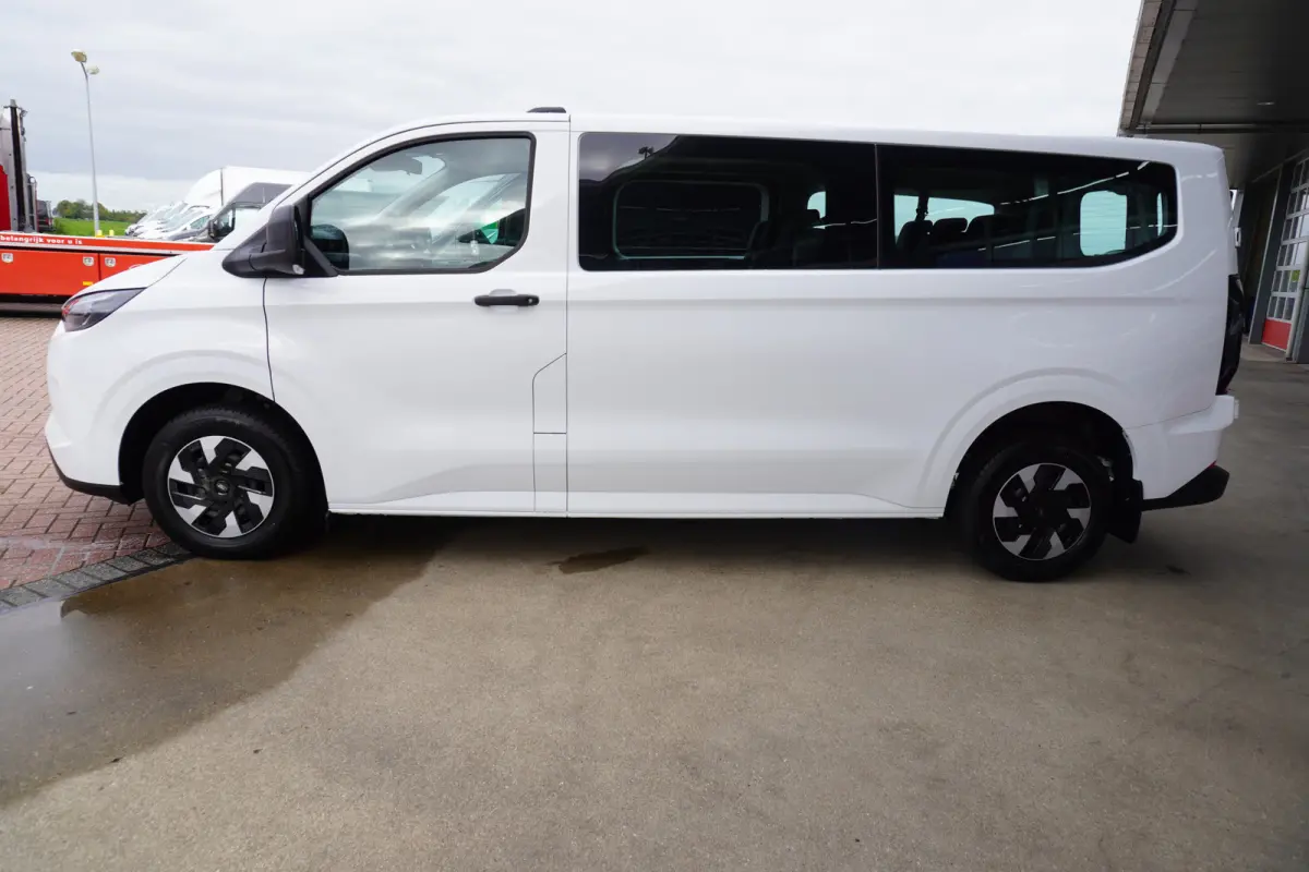 340L 2.5 PHEV 233PK L2H1 Trend 9 Persoons PHEV Automaat Nr. V196 | Hybride | Airco | Cruise | Apple CP-Android | Incl BPM
