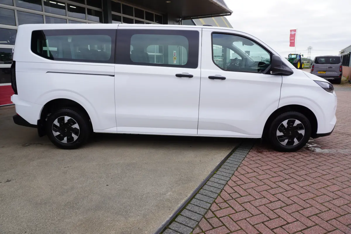 340L 2.5 PHEV 233PK L2H1 Trend 9 Persoons PHEV Automaat Nr. V185 | Hybride | Airco | Cruise | Apple CP-Android | Incl BPM