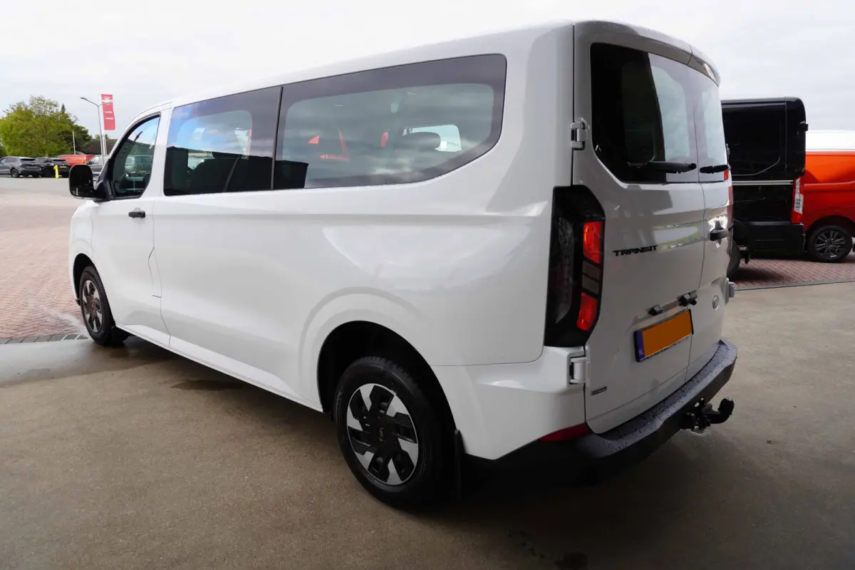 340L 2.5 PHEV 233PK L2H1 Trend 9 Persoons PHEV Automaat Nr. V185 | Hybride | Airco | Cruise | Apple CP-Android | Incl BPM