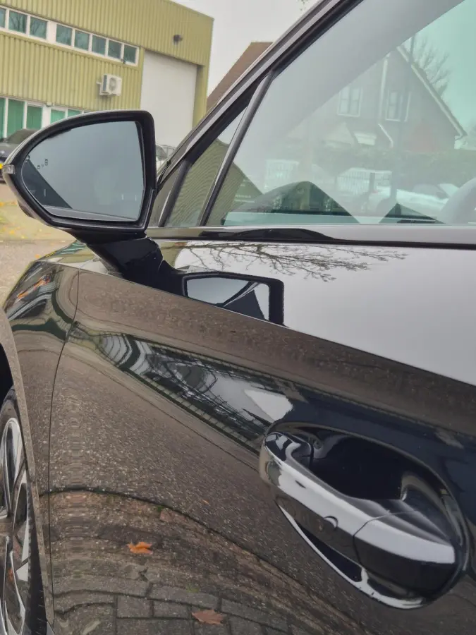 64 KhW Full Optie 360 Cam Pilot CarPlay LED 5 jaar Fabrieksgarantie! 1e- EigenaarNL NAP Top staat Luxury 64 kWh