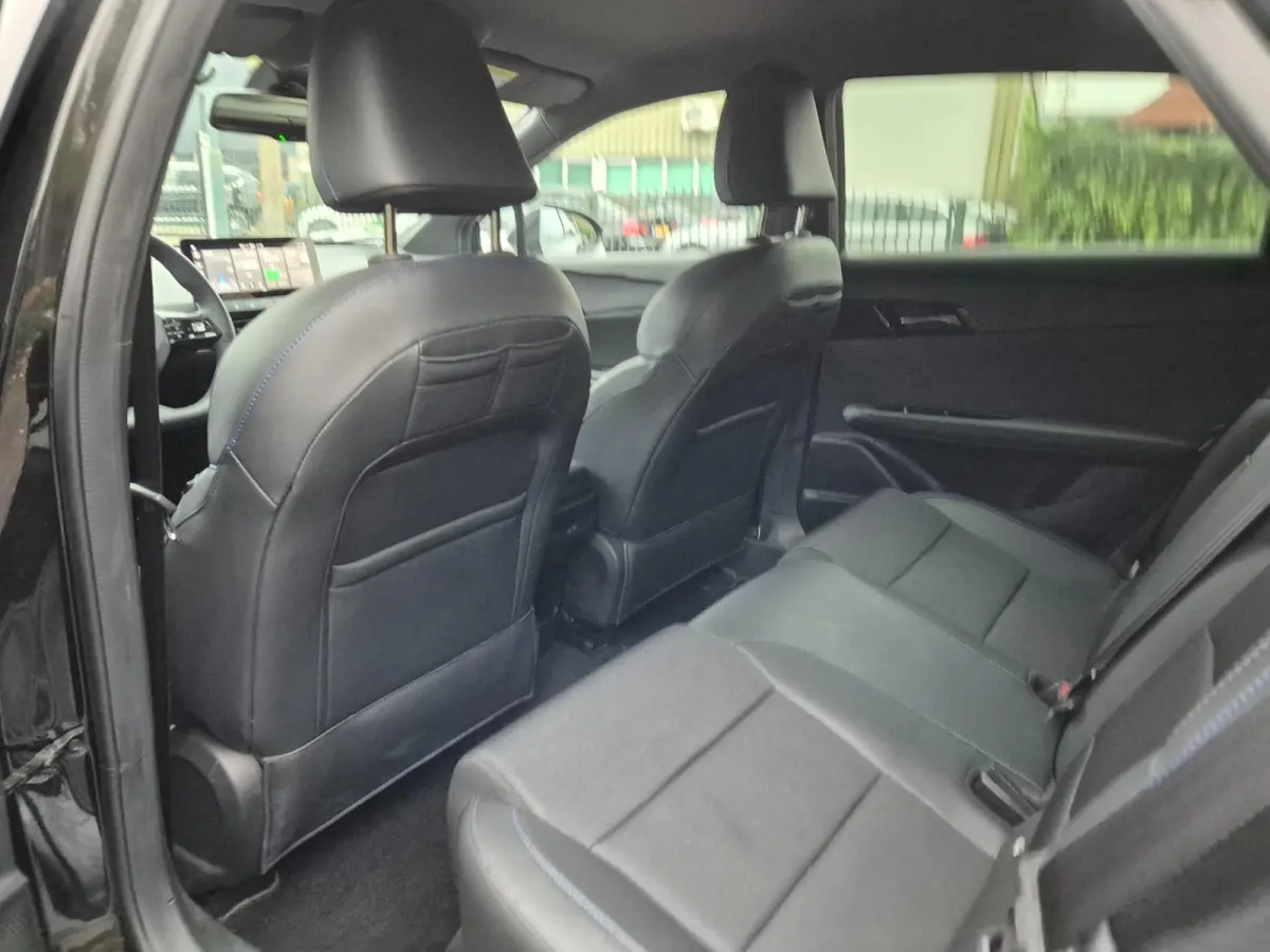 64 KhW Full Optie 360 Cam Pilot CarPlay LED 5 jaar Fabrieksgarantie! 1e- EigenaarNL NAP Top staat Luxury 64 kWh