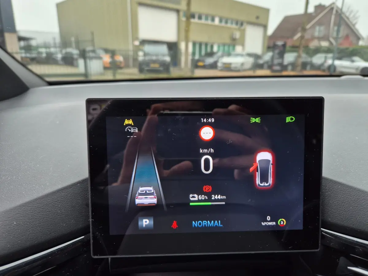 64 KhW Full Optie 360 Cam Pilot CarPlay LED 5 jaar Fabrieksgarantie! 1e- EigenaarNL NAP Top staat Luxury 64 kWh