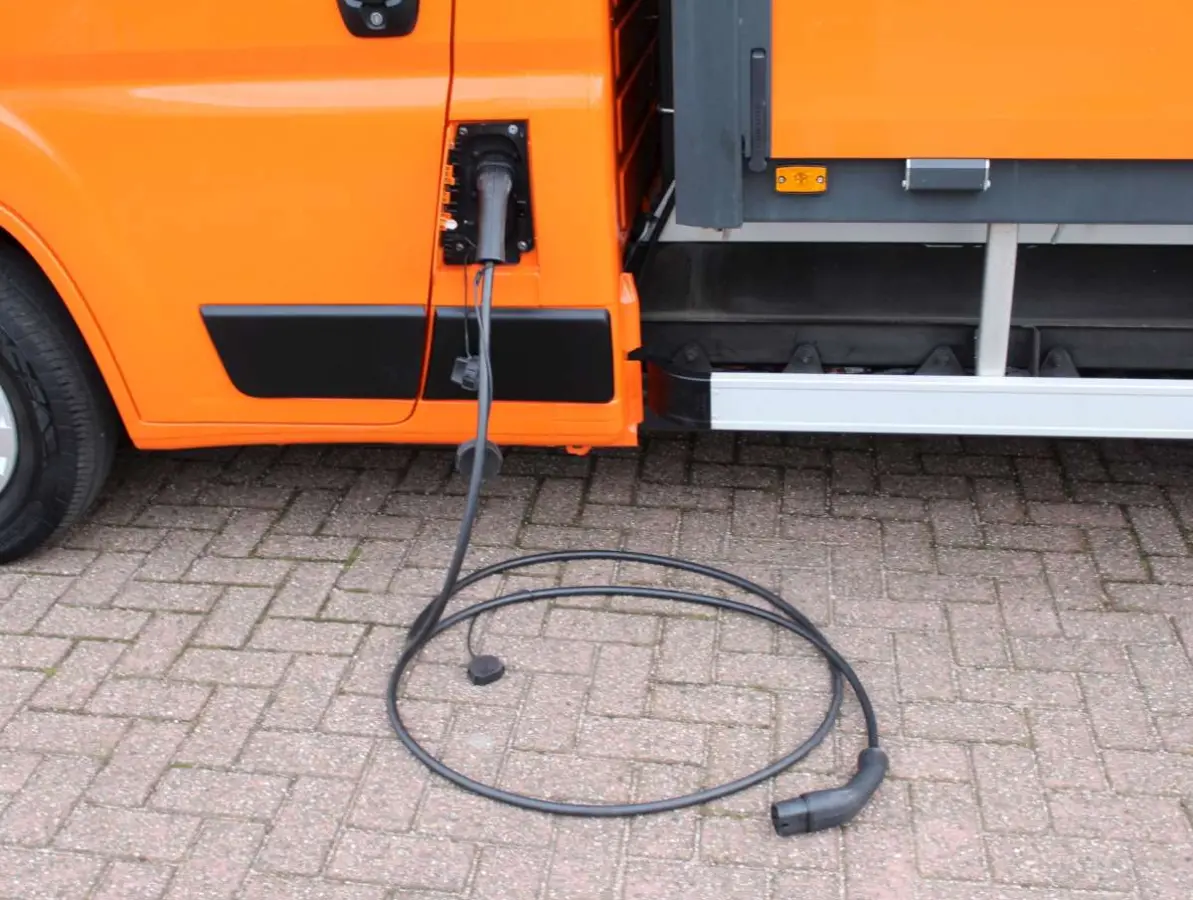E-Ducato 3.5T 47 kWh Open Laadbak met Laadklep Elektrisch