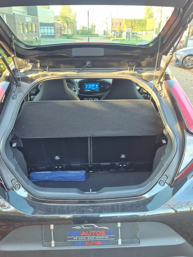 Camera Cruise Zwart Automaat CarPlay 1e-eigenaar NAP NL Auto Fabrieksgarantie! 1.0 VVT-i S-CVT Play