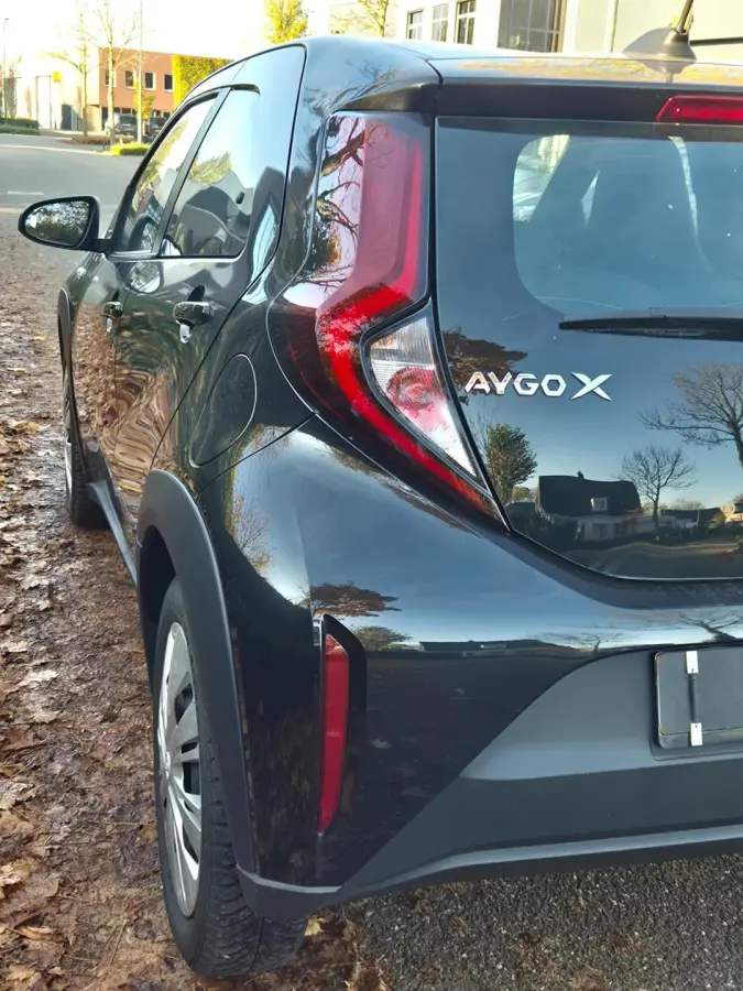 Camera Cruise Zwart Automaat CarPlay 1e-eigenaar NAP NL Auto Fabrieksgarantie! 1.0 VVT-i S-CVT Play