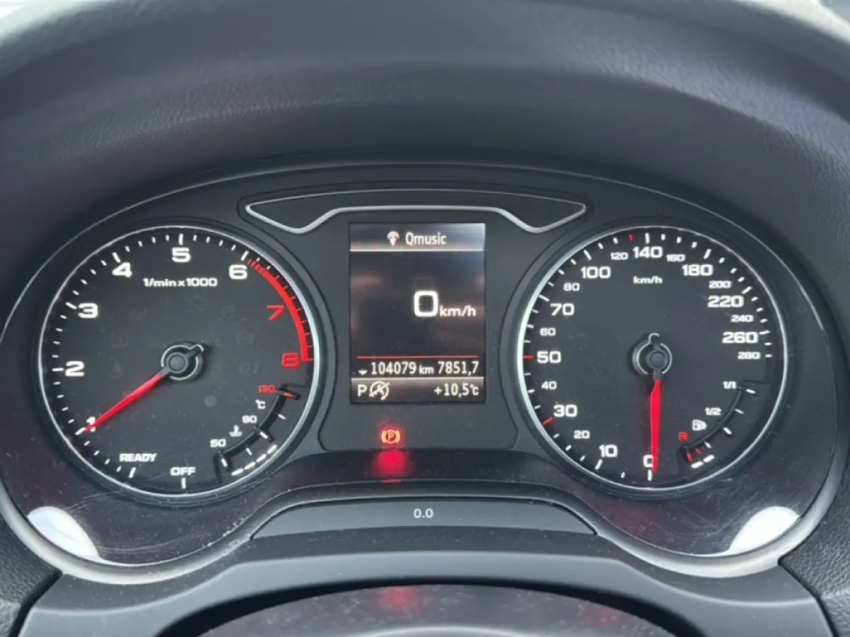 1.0 TFSI S-TRONIC S-LINE PANO-DAK/NAVI/CRUISE/PDC