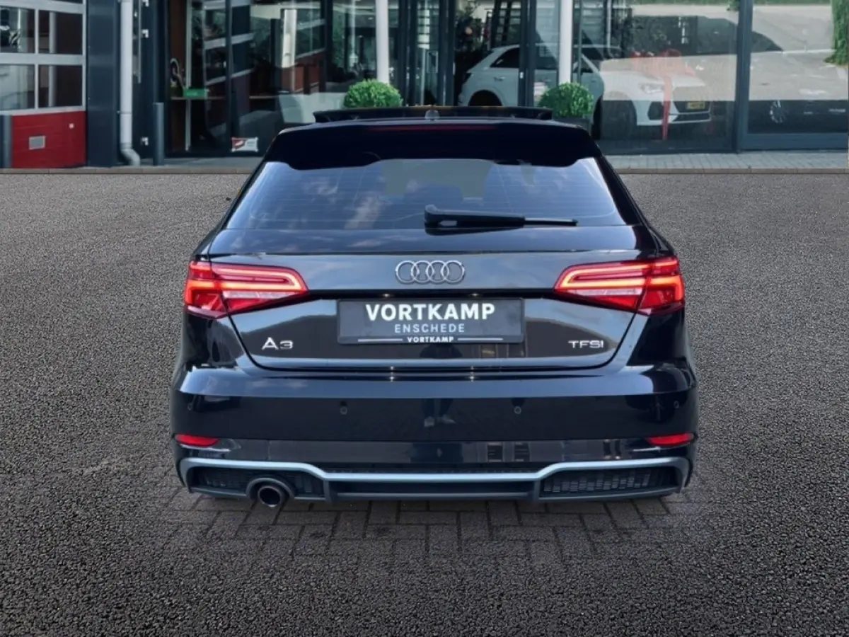1.0 TFSI S-TRONIC S-LINE PANO-DAK/NAVI/CRUISE/PDC