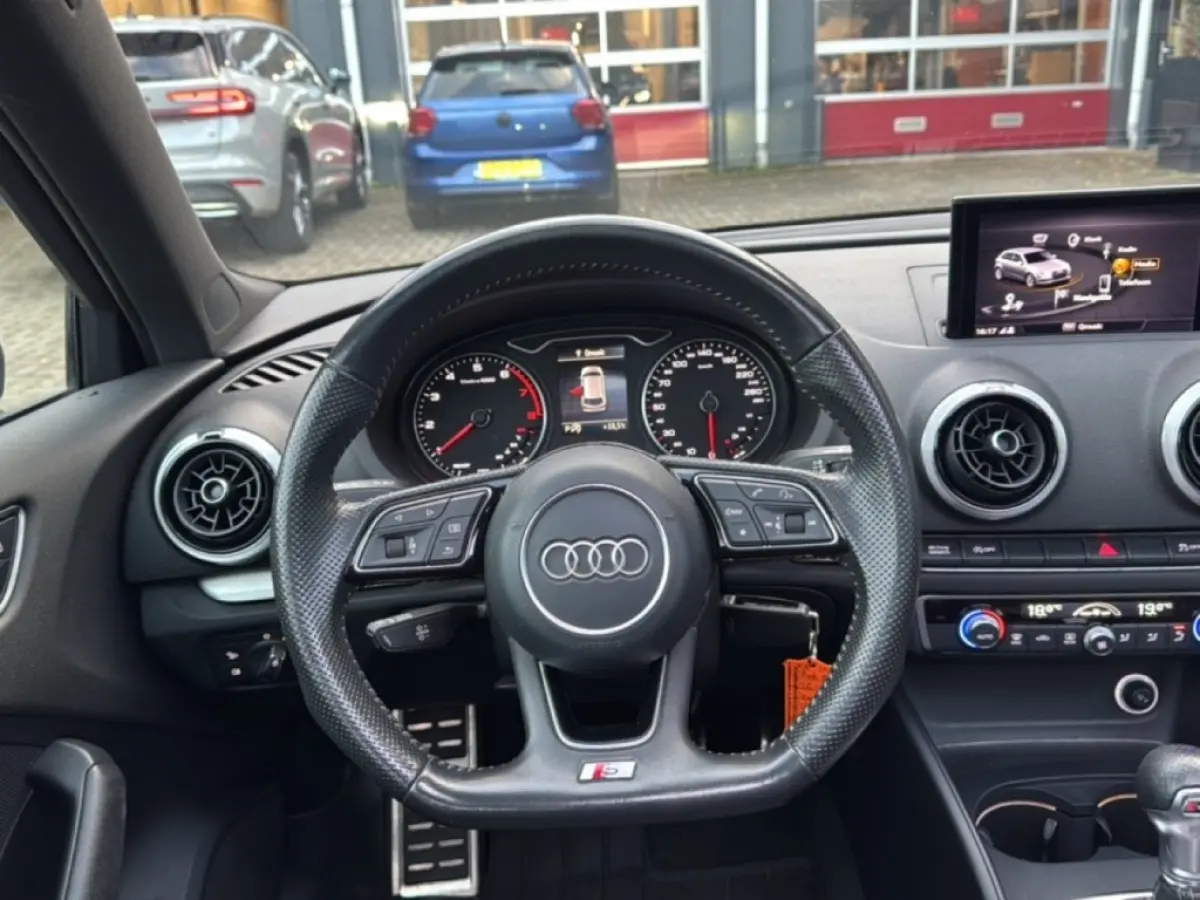 1.0 TFSI S-TRONIC S-LINE PANO-DAK/NAVI/CRUISE/PDC