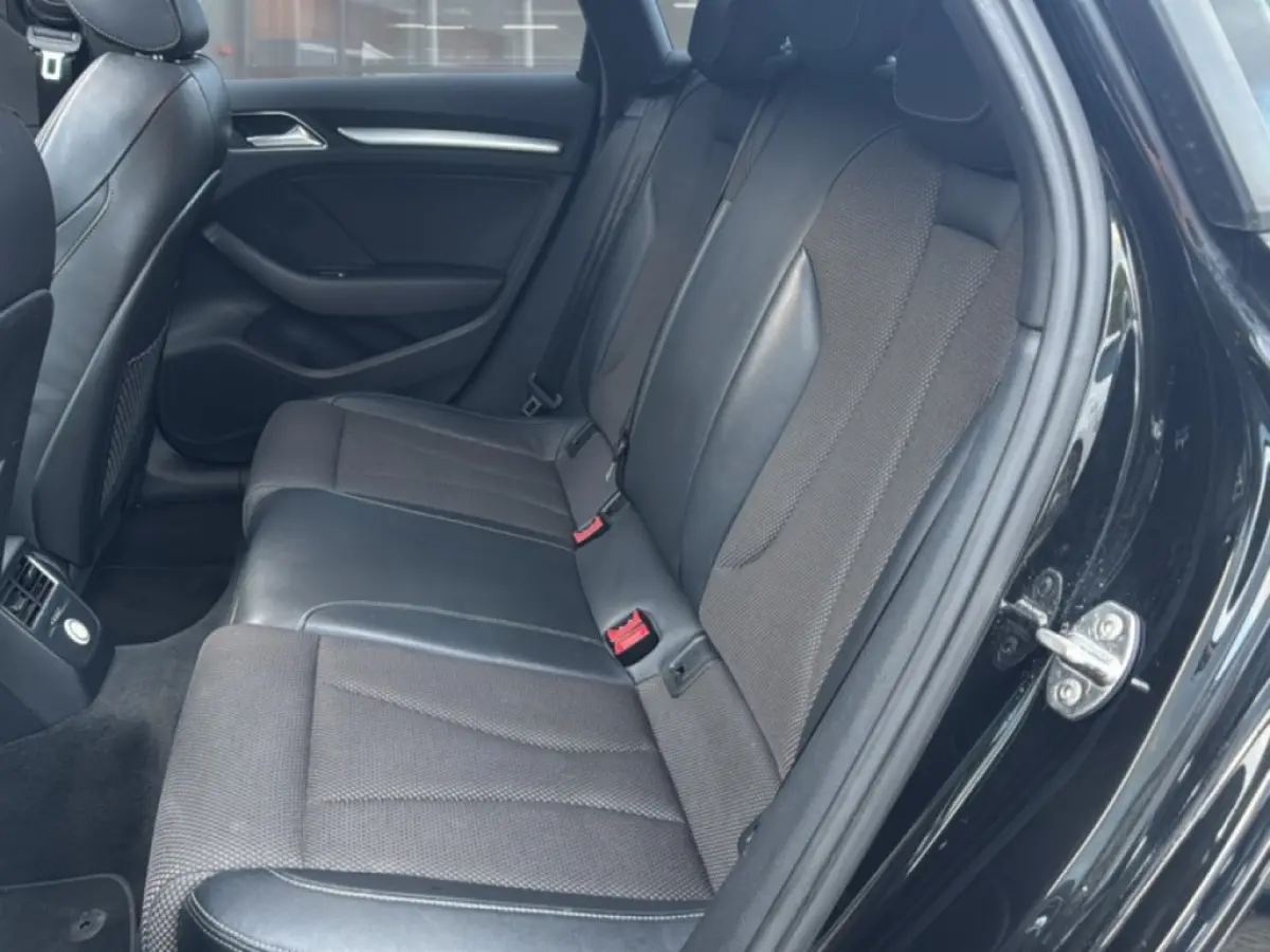 1.0 TFSI S-TRONIC S-LINE PANO-DAK/NAVI/CRUISE/PDC