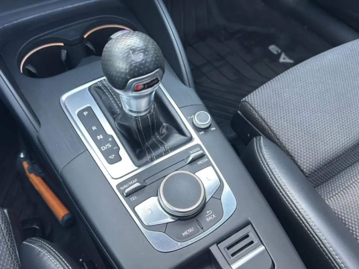 1.0 TFSI S-TRONIC S-LINE PANO-DAK/NAVI/CRUISE/PDC