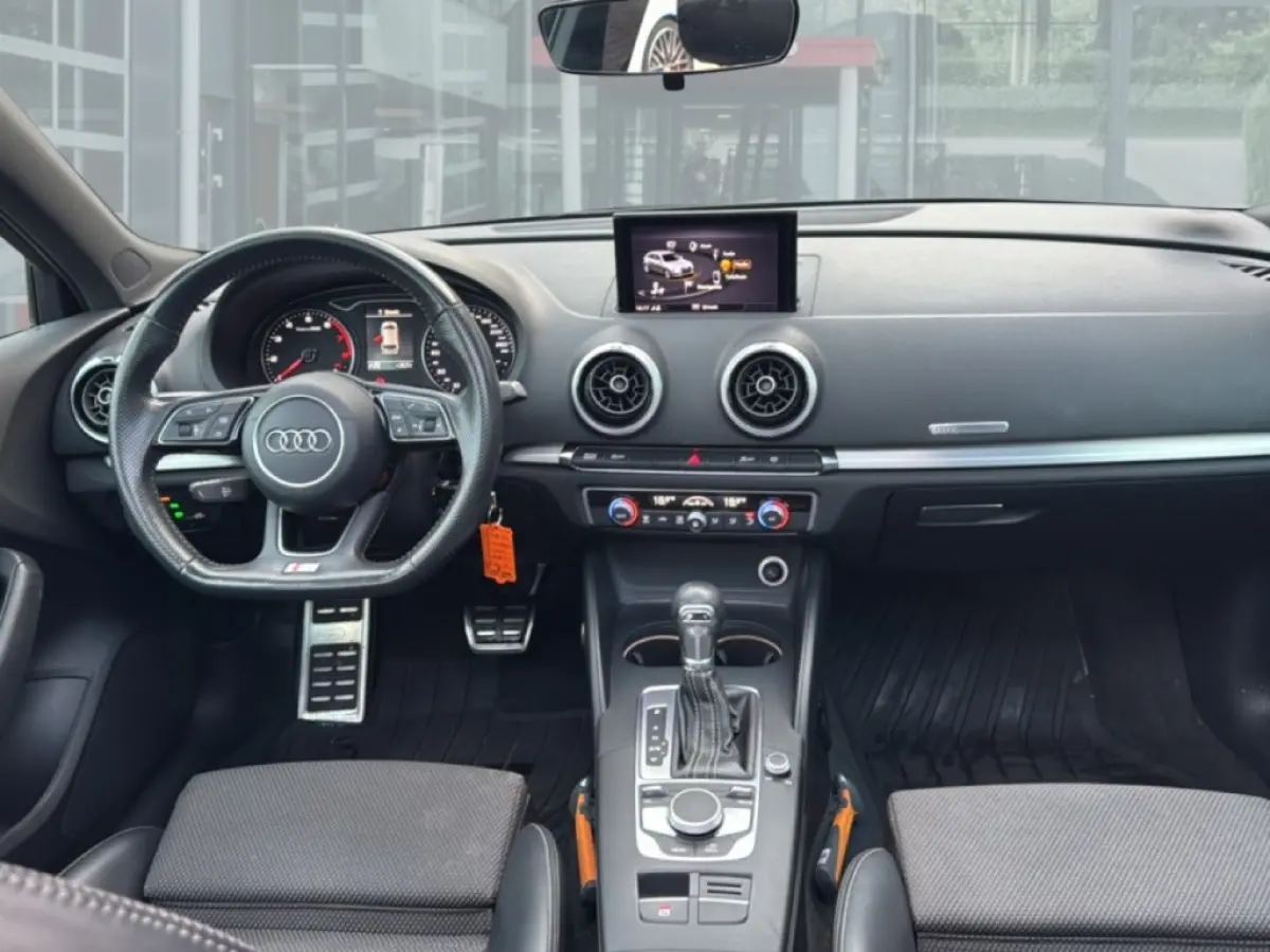 1.0 TFSI S-TRONIC S-LINE PANO-DAK/NAVI/CRUISE/PDC
