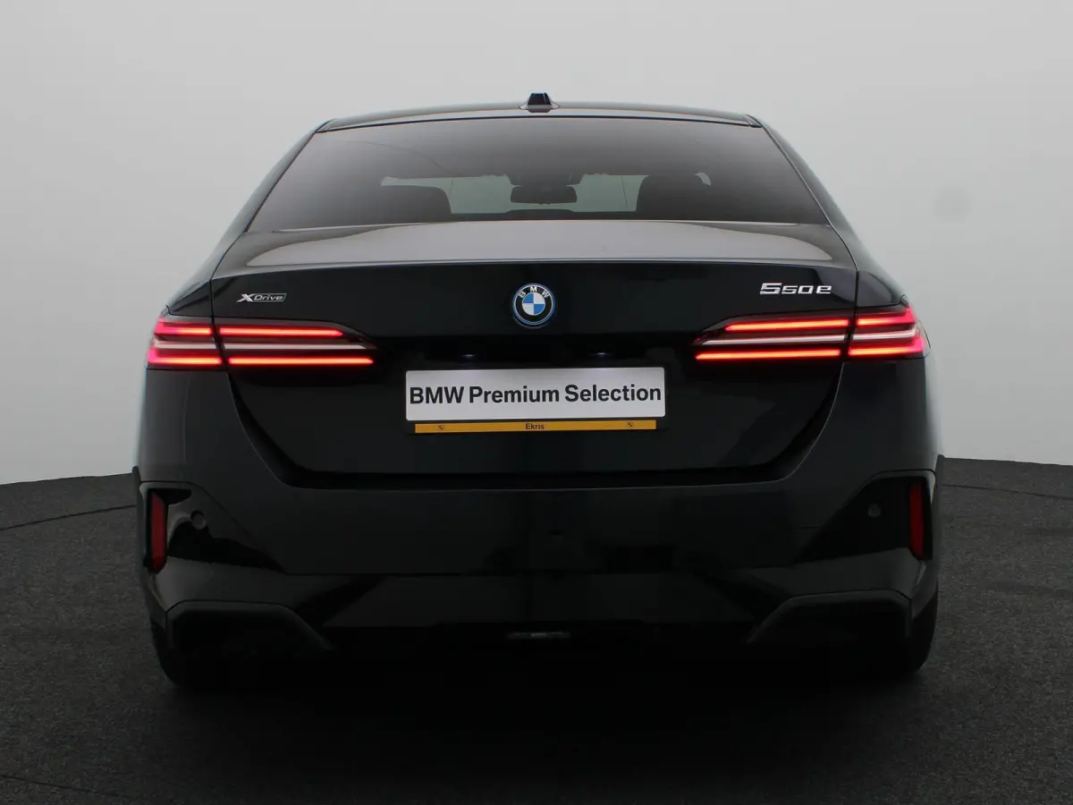 550e xDrive M Sportpakket | Adaptief Onderstel Professional | Driving Assistant | Harman Kardon | 20''
