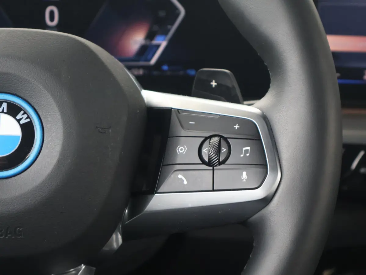 230e xDrive | SoH 97% | M-Sportpakket | Harman Kardon | Head Up Display | Driving Assistant Plus | Elektrisch Verstelbare Stoelen |
