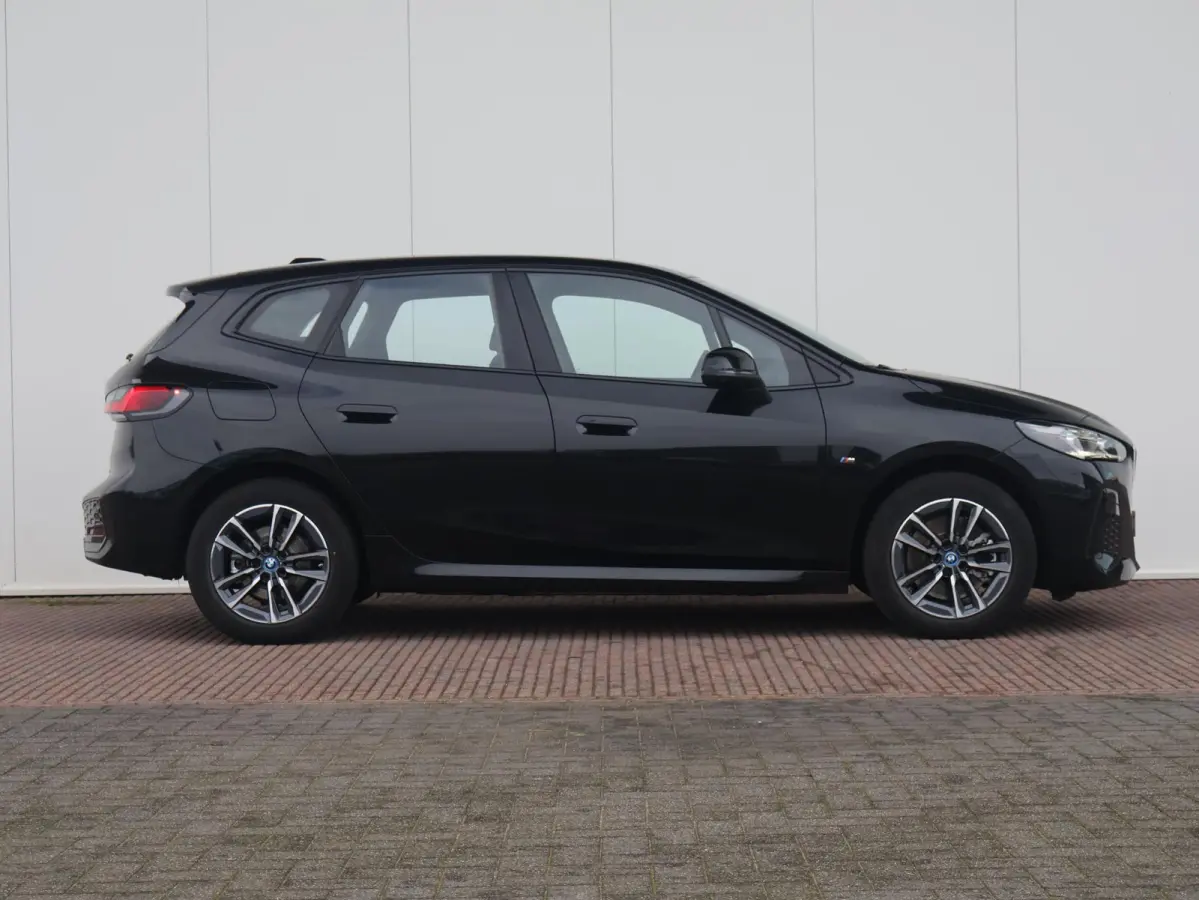 230e xDrive | SoH 97% | M-Sportpakket | Harman Kardon | Head Up Display | Driving Assistant Plus | Elektrisch Verstelbare Stoelen |