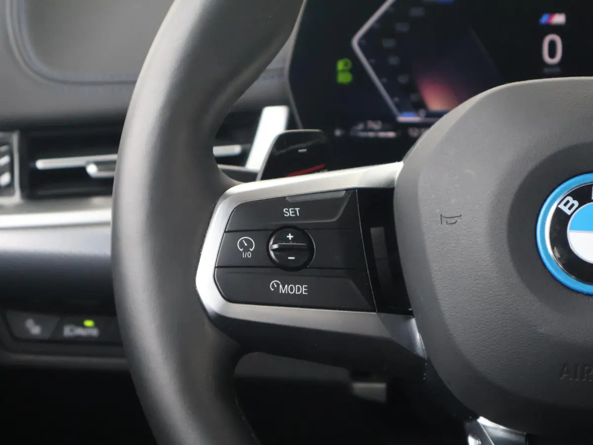 230e xDrive | SoH 97% | M-Sportpakket | Harman Kardon | Head Up Display | Driving Assistant Plus | Elektrisch Verstelbare Stoelen |