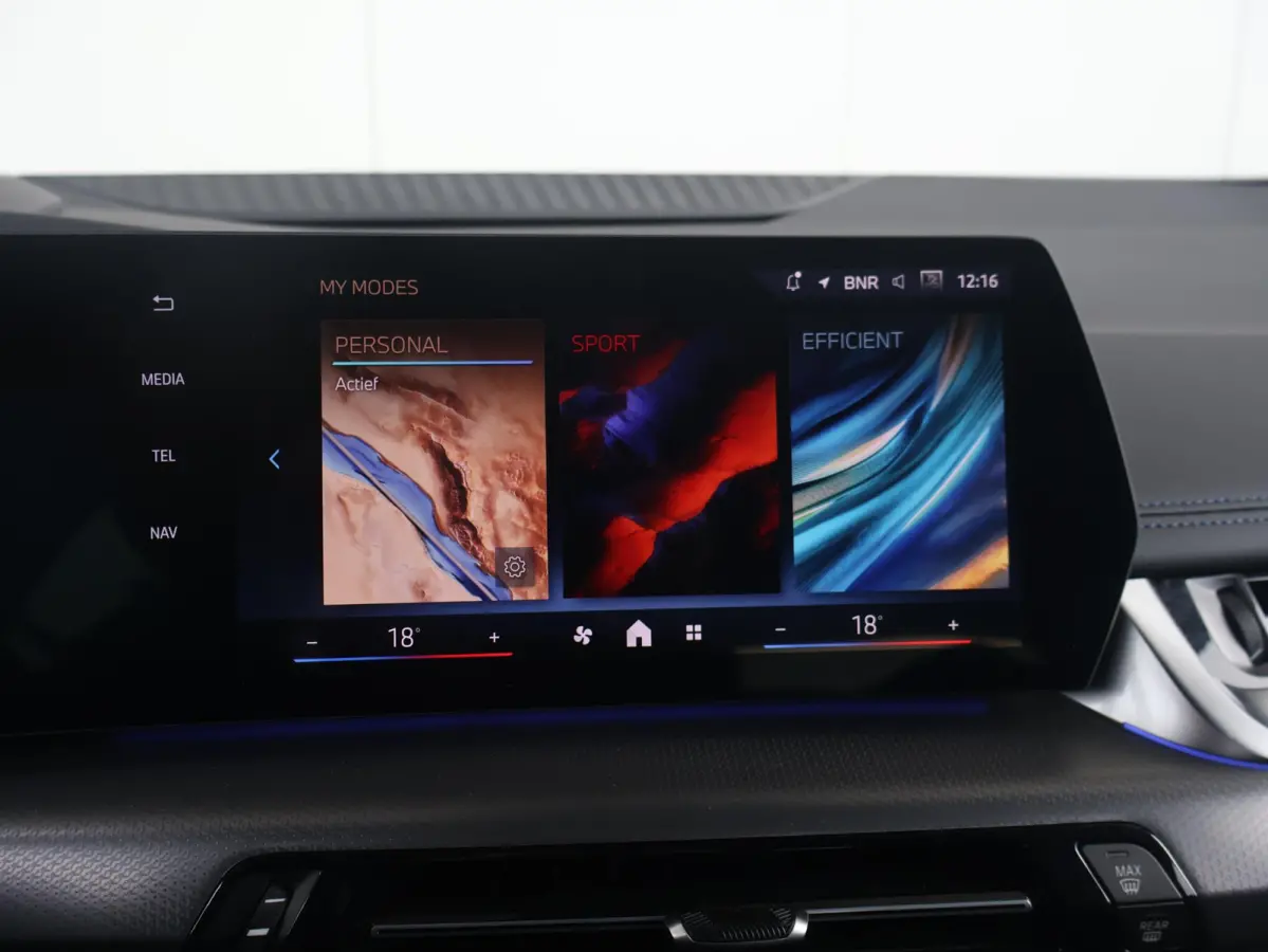 230e xDrive | SoH 97% | M-Sportpakket | Harman Kardon | Head Up Display | Driving Assistant Plus | Elektrisch Verstelbare Stoelen |