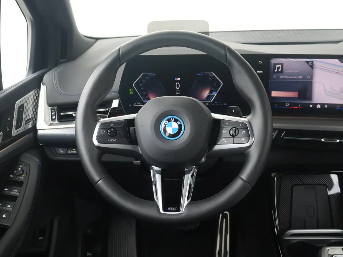 230e xDrive | SoH 97% | M-Sportpakket | Harman Kardon | Head Up Display | Driving Assistant Plus | Elektrisch Verstelbare Stoelen |