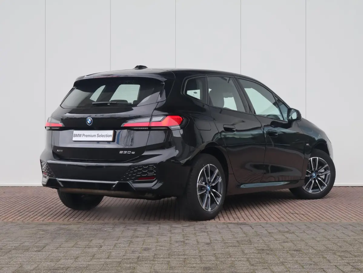 230e xDrive | SoH 97% | M-Sportpakket | Harman Kardon | Head Up Display | Driving Assistant Plus | Elektrisch Verstelbare Stoelen |