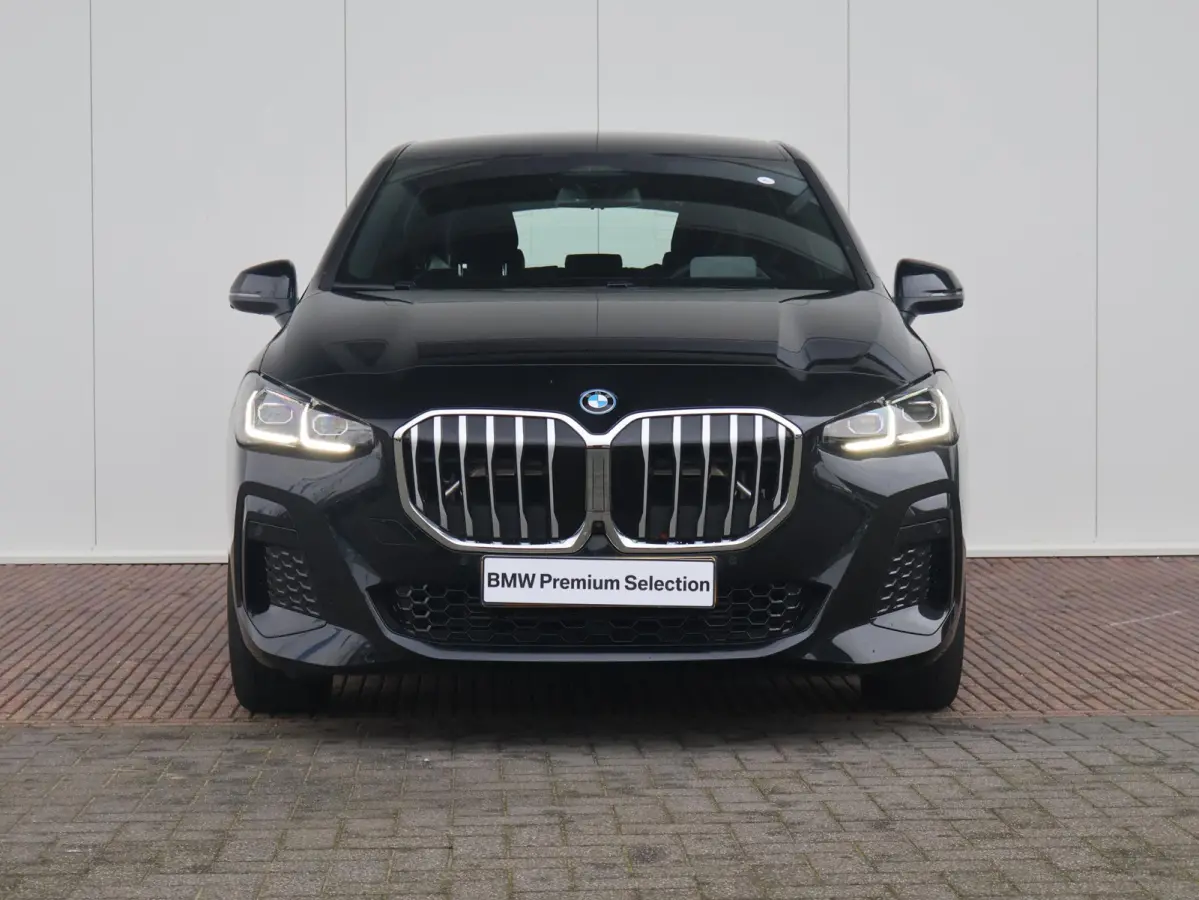 230e xDrive | SoH 97% | M-Sportpakket | Harman Kardon | Head Up Display | Driving Assistant Plus | Elektrisch Verstelbare Stoelen |