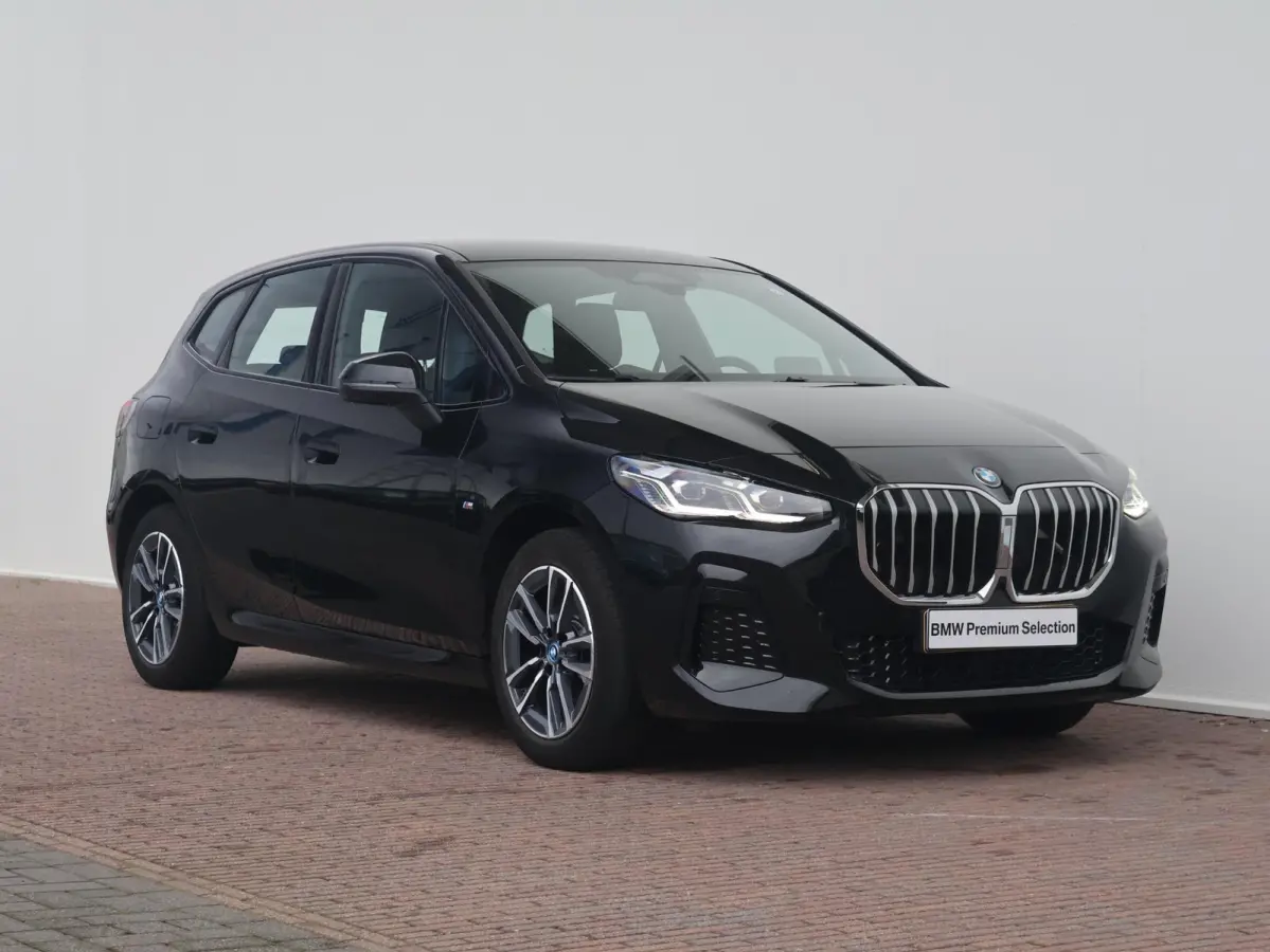 230e xDrive | SoH 97% | M-Sportpakket | Harman Kardon | Head Up Display | Driving Assistant Plus | Elektrisch Verstelbare Stoelen |