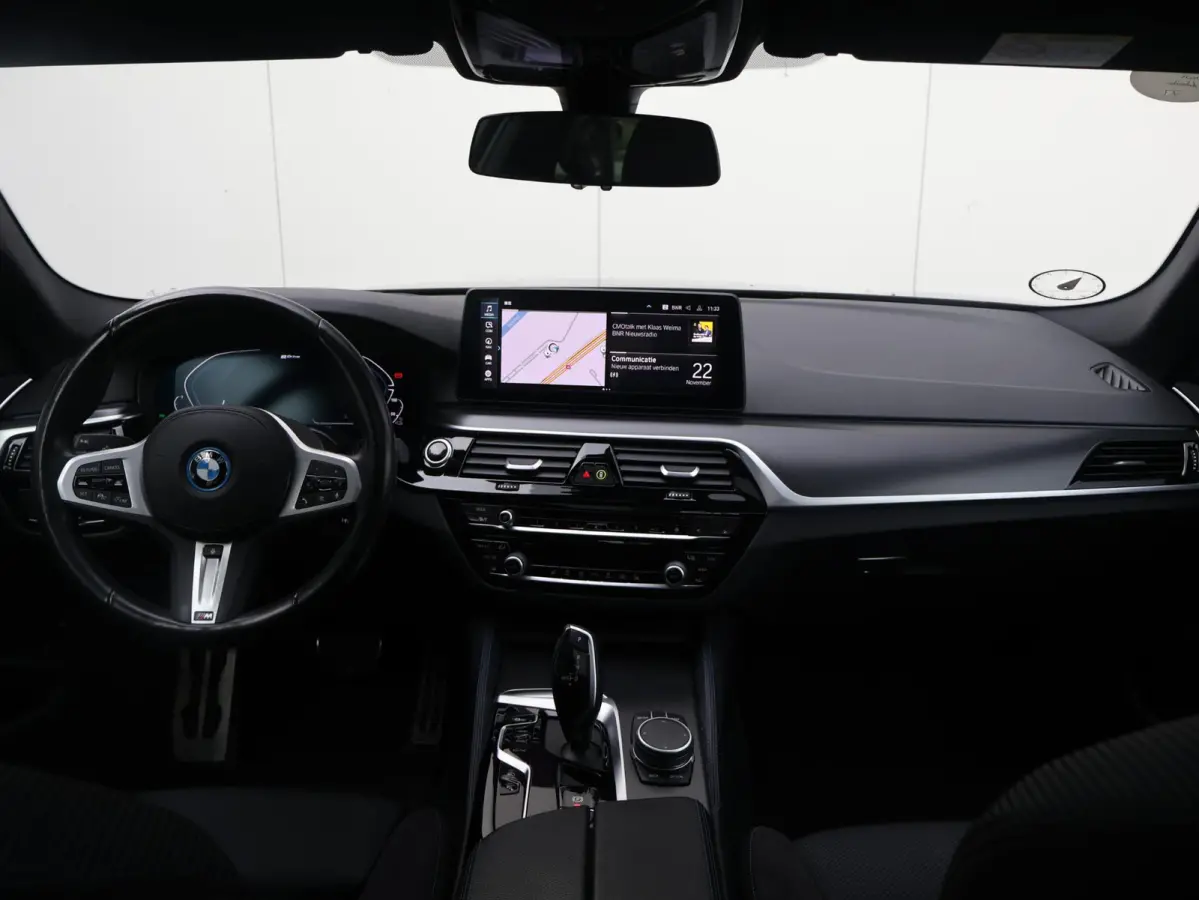 545e xDrive Business Edition Plus | 95% | M Sportpakket | Stuurwielrand verwarmd | Achteruitrijcamera | Active Cruise Control | Head-Up | HiFi | Panoramadak |