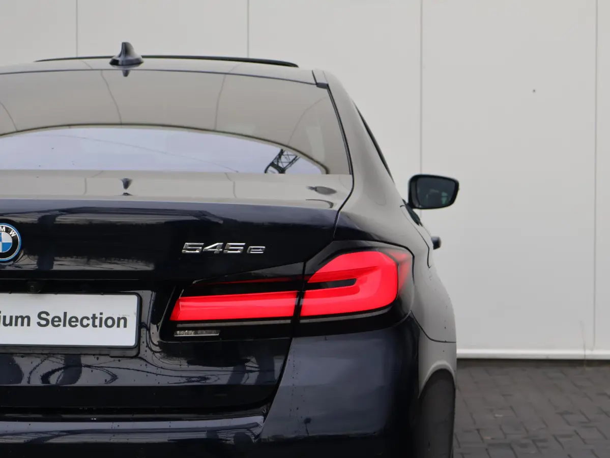 545e xDrive Business Edition Plus | 95% | M Sportpakket | Stuurwielrand verwarmd | Achteruitrijcamera | Active Cruise Control | Head-Up | HiFi | Panoramadak |