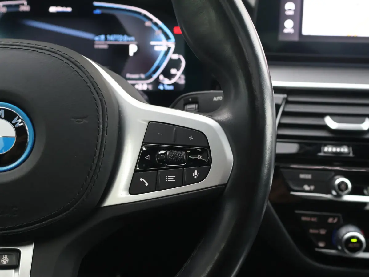 545e xDrive Business Edition Plus | 95% | M Sportpakket | Stuurwielrand verwarmd | Achteruitrijcamera | Active Cruise Control | Head-Up | HiFi | Panoramadak |
