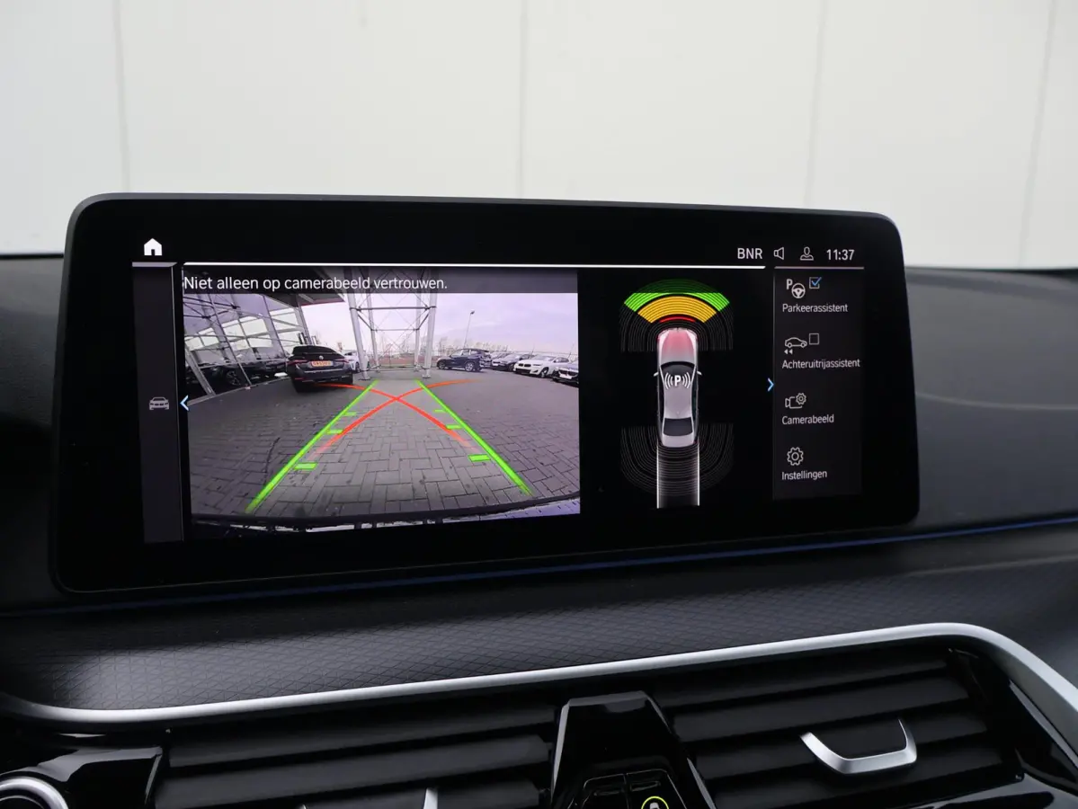 545e xDrive Business Edition Plus | 95% | M Sportpakket | Stuurwielrand verwarmd | Achteruitrijcamera | Active Cruise Control | Head-Up | HiFi | Panoramadak |
