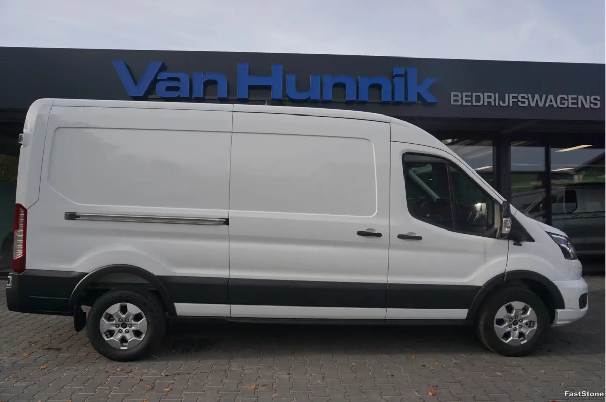350L L3H2 Limited AUT-10 RWD 165PK BPM VRIJ 3.5T Trekhaak, Navi, Adap. Cruise, 360° Cam!! NR. A190